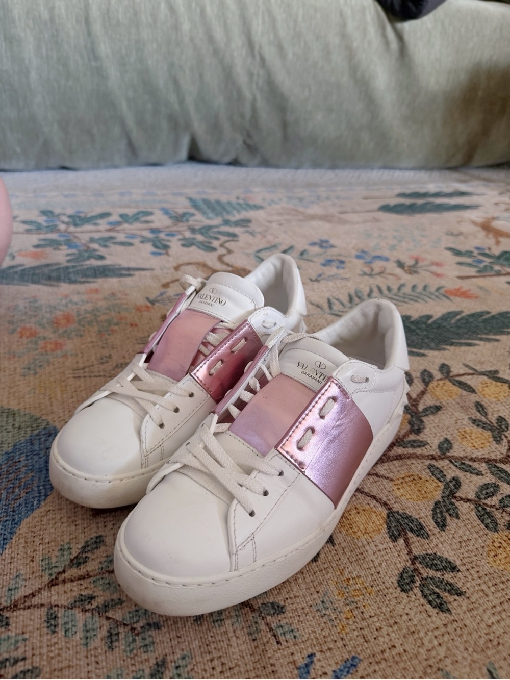 Valentino Garavani White Leather Sneakers with Pink Metallic Panel - Picture 2 of 16